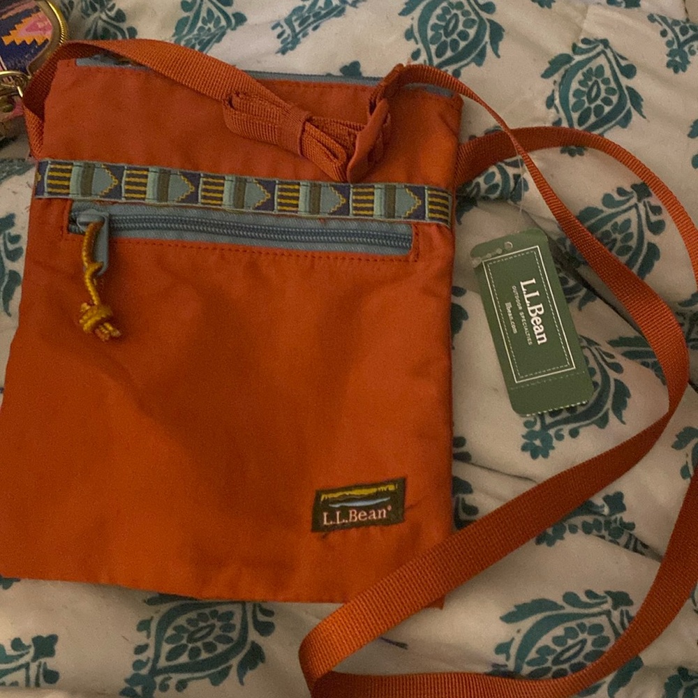 NWT L.l bean mountain classic crossbody bag